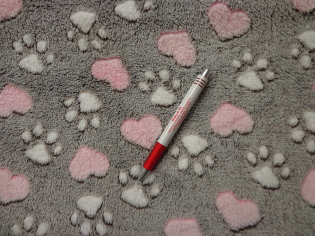 Baby soft, fehér tappancsok, rózsaszín szívecskék (2462)