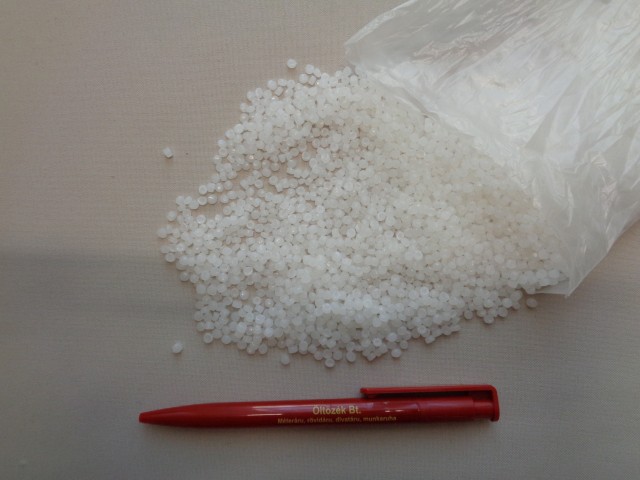 Műanyag granulátum (2613)