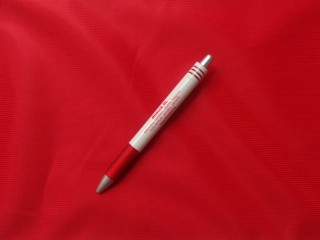 Piros hurkolt zászlóselyem (2640)