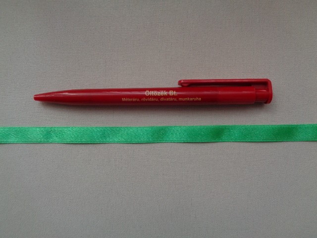 1 cm széles szatén szalag, középzöld (2674-10)