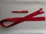 75 cm hosszú spirál fogú (RT-10) zipzár, piros (2899)