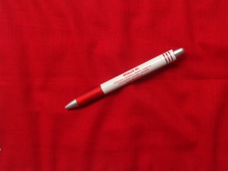 Egyszínű piros pamut vászon, 1,4 m széles, 140 g/nm vastagságú (3825)