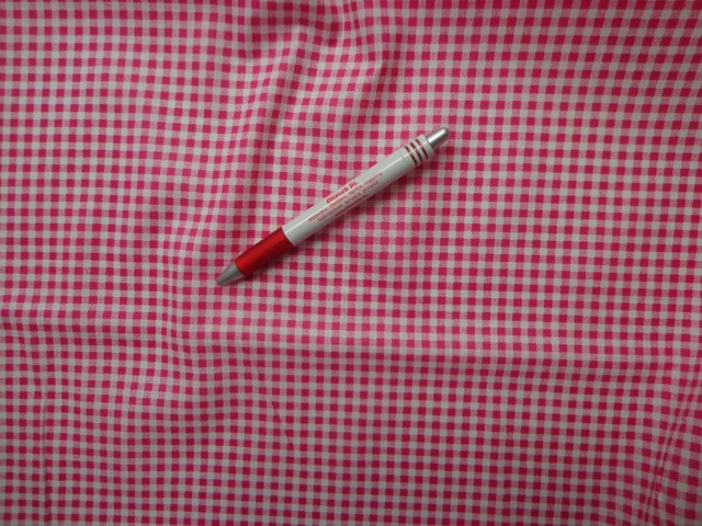 Mintás vászon, pink kockás (4187)
