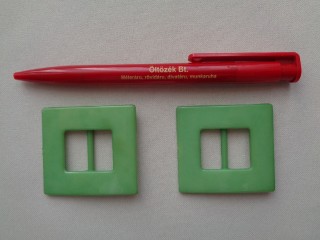 Műanyag csat, négyzet alakú, zöld (4671)