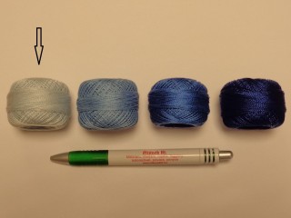 Gyöngy hímzőfonal (perlé), halvány kék (7927-7128)