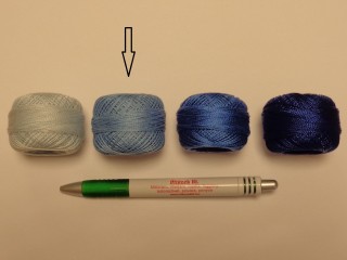 Gyöngy hímzőfonal (perlé), világos kék (7928-5216)