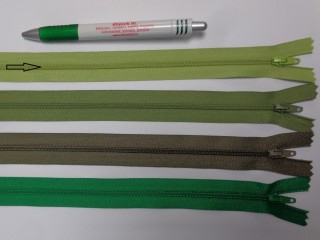 RT-0, 50 cm hosszú, műanyag, spirál fogú cipzár, olivazöld (10725)