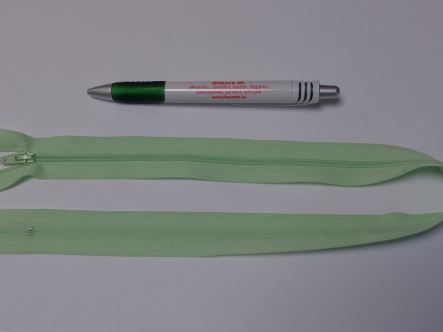 RT-0, 50 cm hosszú, műanyag, spirál fogú cipzár, világos zöld (10746)