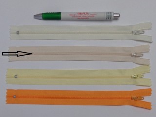 RT-0, 20 cm hosszú, műanyag, spirál fogú cipzár, nyers (11386-103)