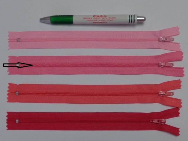 RT-0, 20 cm hosszú, műanyag, spirál fogú cipzár, sötét rózsaszín (11394-140)