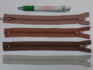 RT-0, 20 cm hosszú, műanyag, spirál fogú cipzár, világos barna (11405-283)