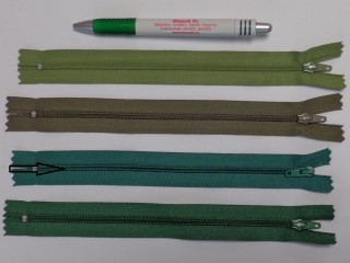 RT-0, 20 cm hosszú, műanyag, spirál fogú cipzár, fenyő zöld (11415_252)