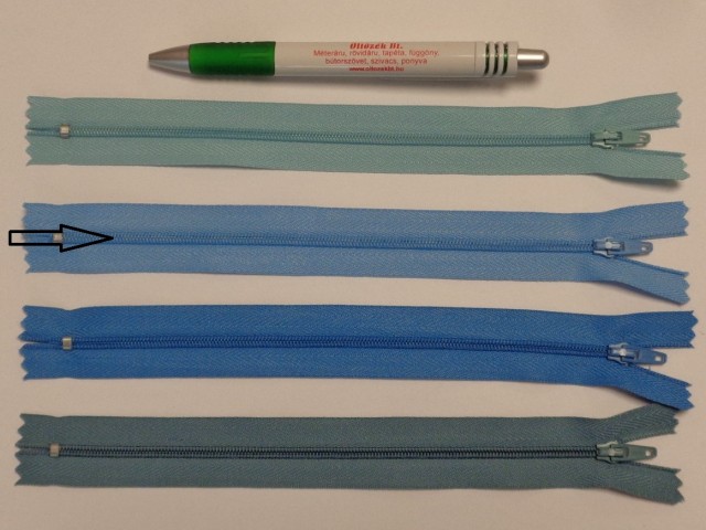 RT-0, 20 cm hosszú, műanyag, spirál fogú cipzár, ég kék (11418-182)