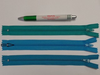 RT-0, 20 cm hosszú, műanyag, spirál fogú cipzár, türkiz kék (11423-210)