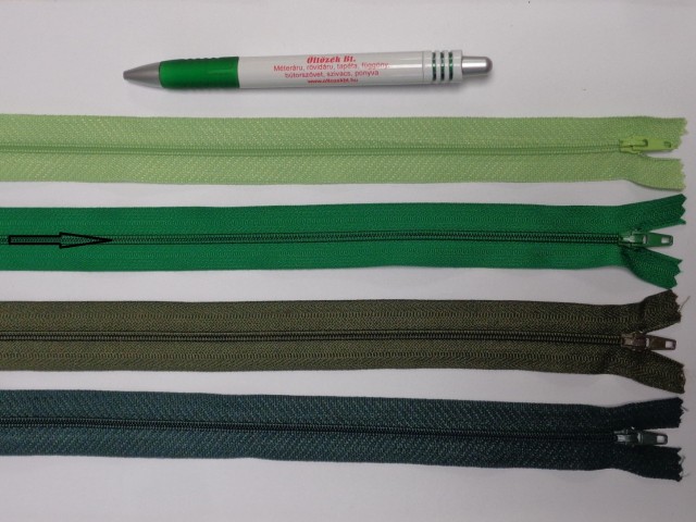 RT-0, 35 cm hosszú, műanyag, spirál fogú cipzár, zászlózöld (12798)