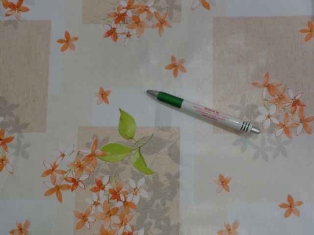 Viaszos vászon, narancs virágos, zöld leveles (13559)