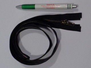 VT-10, 75 cm hosszú, bontható, fém cipzár antikolt foggal, fekete (14220)