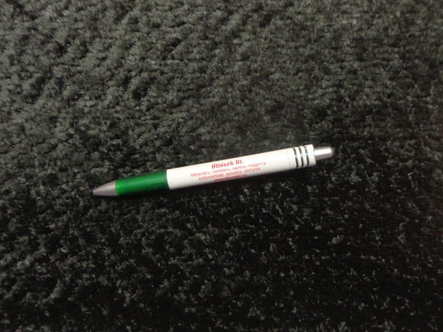 Vastag buklé szövet, fekete (15084)