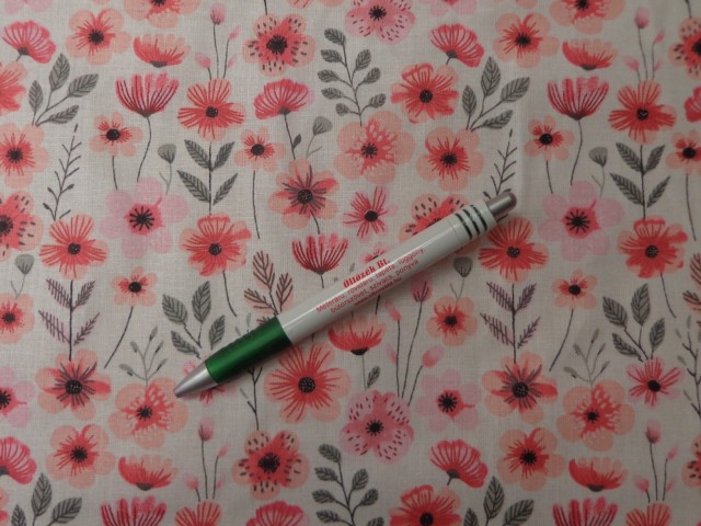 Mintás pamutvászon, rózsaszín száras virágok (15109)