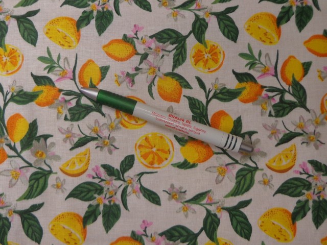 Mintás pamutvászon, citromos-zöld leveles (15110)