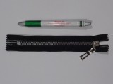 RT-10, 16 cm hosszú fém hatású műanyag cipzár, ezüst (15114)
