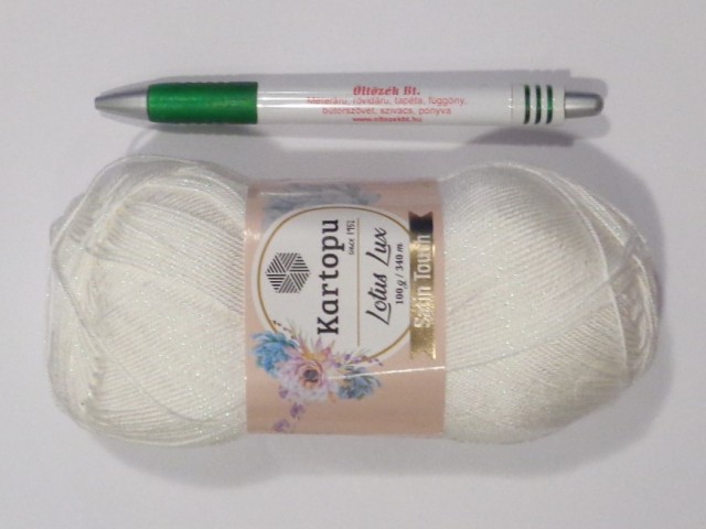 Lotus Lux kötő- és horgolófonal, fehér (15149-010)