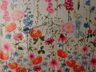 Viaszos vászon, mezei virágos, kétoldalosn bordűrös (15272)