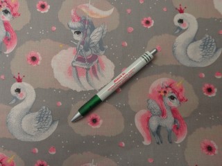 Gyerekmintás pamutvászon, szürke alapon unikornis-hattyú, 160 cm széles (15362)